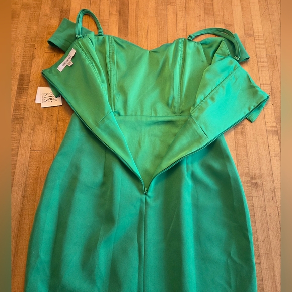 Chic Versatile Off-Shoulder Vibrant Green Cocktail Dress Size M - Picture 7 of 11